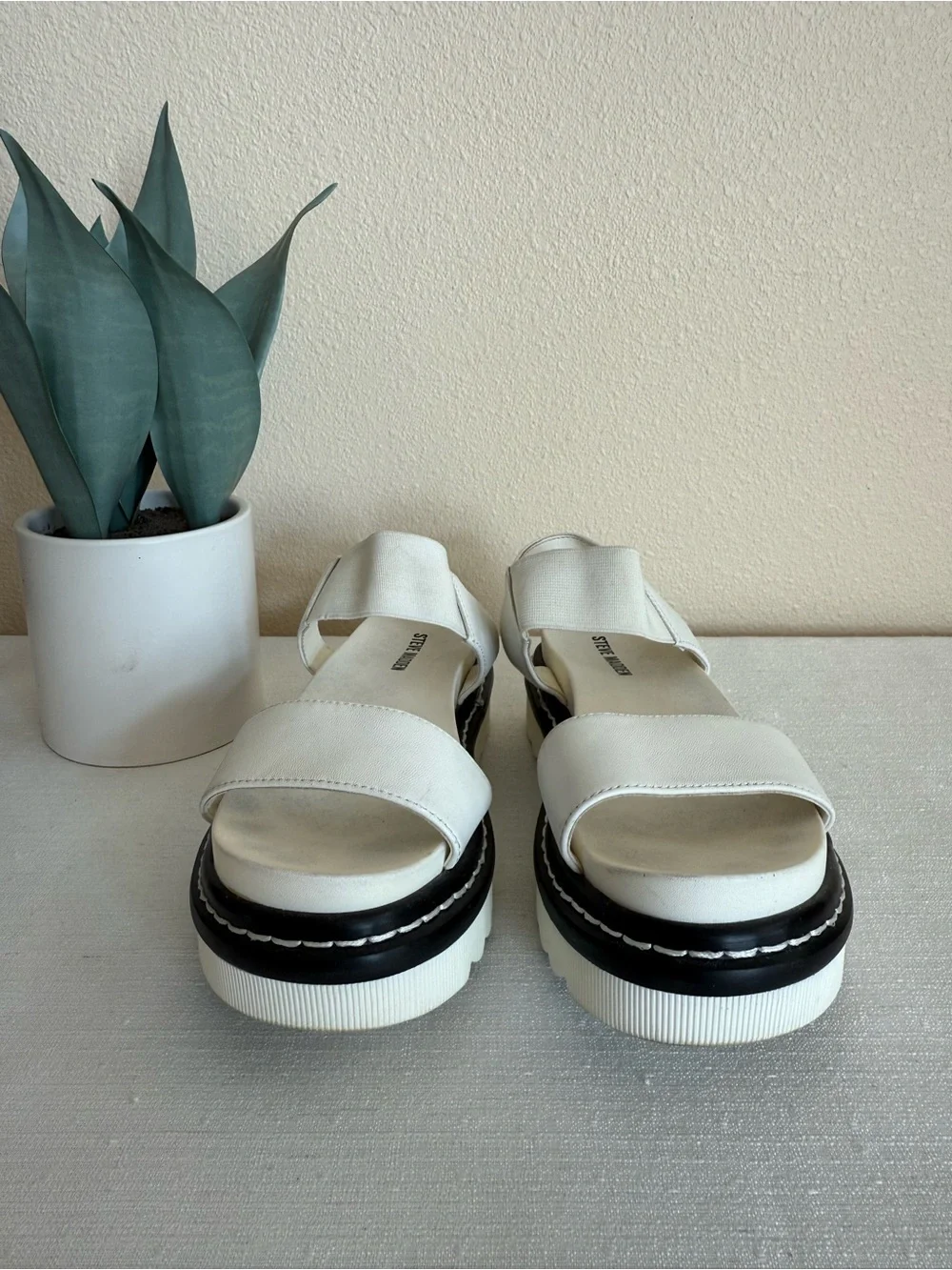 Steve Madden Wendell White Leather Platform Slip On Sandals